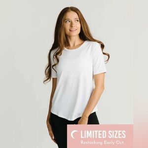 NWT Zyia White Go To T - Size Medium